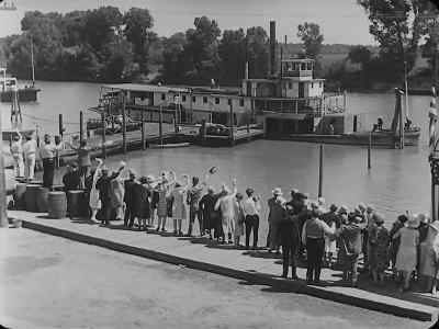 The old steamer, Stonewall Jackson. - Steamboat Bill, Jr
