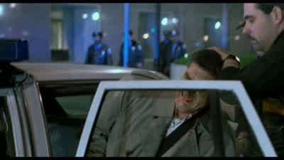 The one-armed man is also there. - The Fugitive