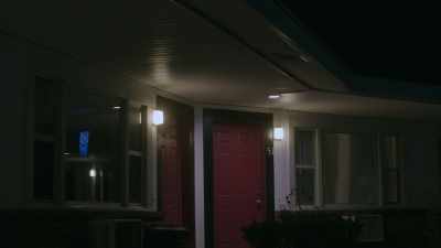 The one on the left has
already been identified - Unidentified: Inside America's UFO Investigation