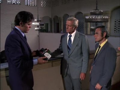 THE ONLY DIFFERENCE
BETWEEN THIS DUMMY BOMB - Hawaii Five-0
