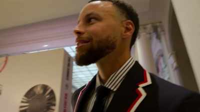The only one that got a different
jacket is Bron-Bron there, - Court of Gold