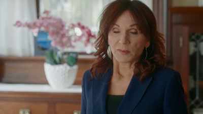 The only reason I noticed - Aurora Teagarden Mysteries: Death at the Diner