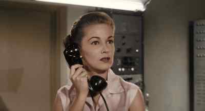The operator doesn't answer. - Earth vs  the Flying Saucers