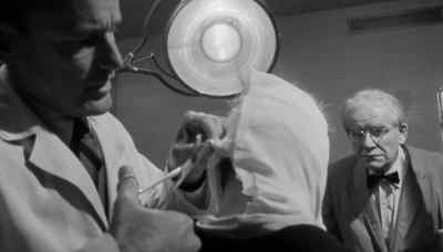 The orbicularis oris started to sag,
so we tightened them with ligatures. - Seconds