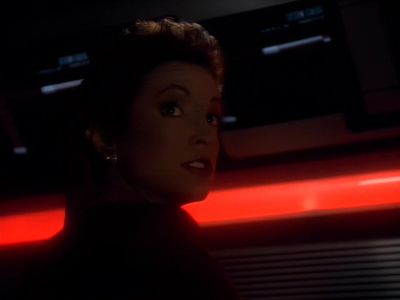 The other one has broken off
its search. lt's headed this way. - Star Trek: Deep Space Nine