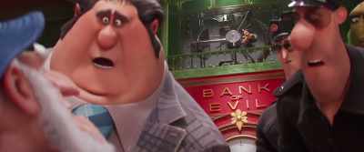 The other way. [groans] - Minions: The Rise of Gru