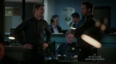 The others are
gonna be here soon - Aurora Teagarden Mysteries: An Inheritance to Die For