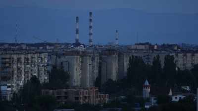 The outages lasted
less than a day, - Cyberwar
