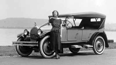 The owner looks for the vehicle - The Cars That Made America