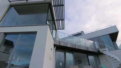 The owners levelled
the original property - Extraordinary Escapes with Sandi Toksvig