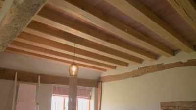 The owners stripped out boards,
plaster, and fittings - Extraordinary Escapes with Sandi Toksvig