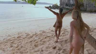 - The party's here!
- Hi! Hi! - Naked and Afraid of Love