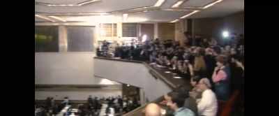 -The people are applauding here.
-[commentator 2] I can confirm that. - The Wonderful: Stories from the Space Station