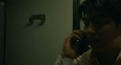 The person you have dialed is unavailable. - Train to Busan