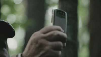 The picture she took,
the resolution somehow changed - Missing 411: The Hunted