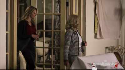 The pièce de résistance, - Christmas Wishes & Mistletoe Kisses
