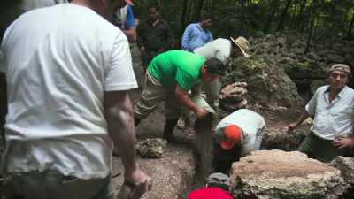 The plan is to create a pillow
basically with soft dirt - Lost Treasures of the Maya