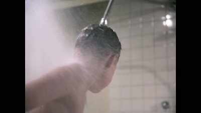The poles blowing
the compressed air, - Pennywise: The Story of IT