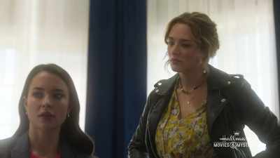The police were ready - Nikki & Nora: Sister Sleuths
