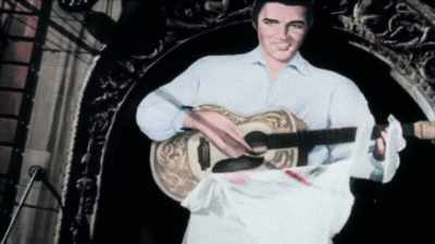 THE POPULARITY OF ELVIS
AND ROCK 'N' ROLL EXPLODES. - America in Color