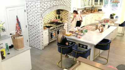 The problem with parchment paper - Selena + Chef