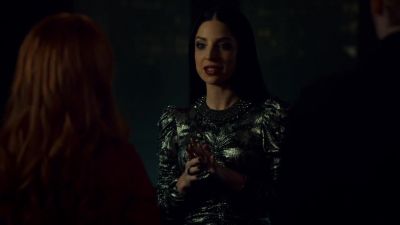 The prodigal sister has arrived. - Shadowhunters