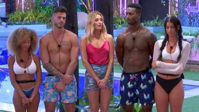 THE PUBLIC AREN'T FEELING YOU
GUYS AS COUPLES. - Love Island