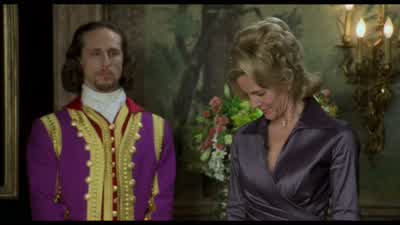 A queen is never lateEveryone else is simply early - The Princess Diaries 2: Royal Engagement
