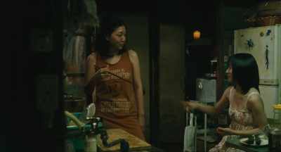 The quiet type is good.
The quiet types are... - Shoplifters