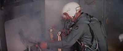 The ﬁre appears out of control. - Bombers B-52