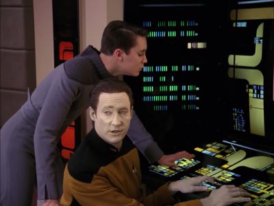 The repetitive nature
of the subcarrier pattern implies... - Star Trek: The Next Generation