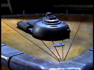 The replacement Pilot. - Farscape