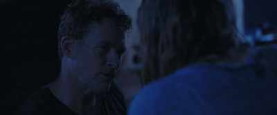 - The rescue crew's got to be around here.
- The storm's too strong. - The Requin