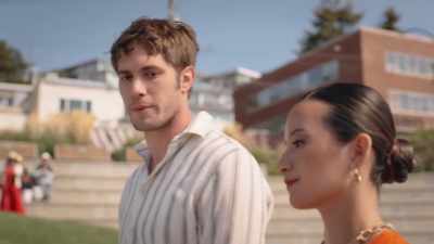 The restaurant was so romantic, - The Proposal Spot