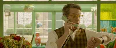 -- The ritz, darling! - Paddington 2