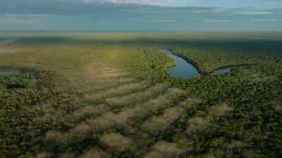 The river water
is now approaching the sea. - Prehistoric Planet