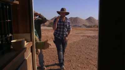 The Rookies are
about to get their first lesson - Outback Opal Hunters