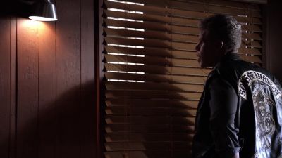The room is clean. - Sons of Anarchy