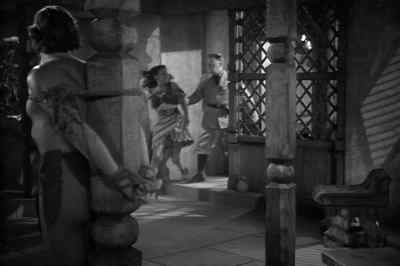 The rope is strong. - Tarzan Triumphs