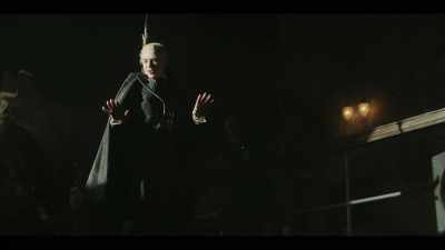 The rope's limp.
He's really flying. - Interview with the Vampire