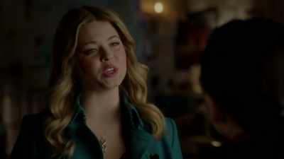 The same one that told me
that you're alive - Pretty Little Liars: The Perfectionists
