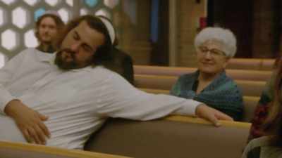The shul welcomes everyone, - Between the Temples