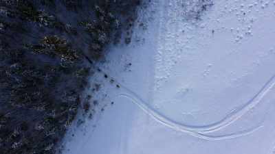 The sled is just fishtailing
all over the place because - Life Below Zero: Next Generation