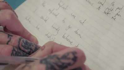 The slow-mo chorus and here
messing like this is a good
chorus. - Biffy Clyro: Cultural Sons of Scotland