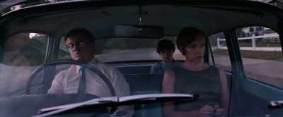 ♪ The snow
upon the sleigh is falling ♪ - Jasper Jones