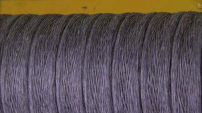 THE SPINNER SEPARATES THE LAYER
INTO THREADS - How It's Made