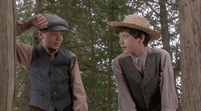 The spot is just up there. - Murdoch Mysteries