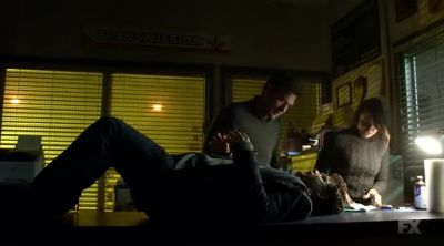 The stinger must have grazed you. - The Strain