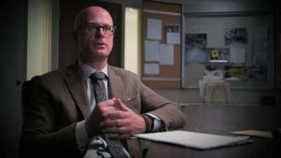 The strikes are coming
from the right, - Homicide Hunter: Devil in the Mountains