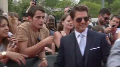 The stunt itself
wasn't that remarkable, really. - Tom Cruise: The Last Movie Star